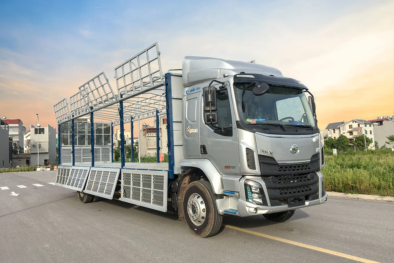 XE TẢI THÙNG CHENGLONG M3 4x2 200HP (6 MÁY - khoảng cách trục 7100)